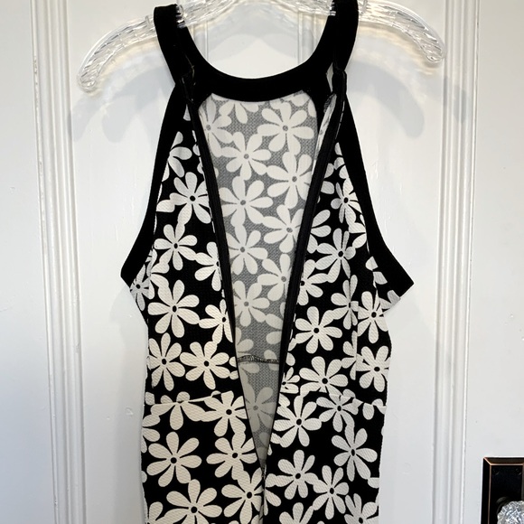Jeune Jeunesse Black and White Floral  Halter Neckline Flared Dress - Size L - Picture 3 of 5